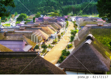 福島県下郷町　大内宿の夕暮れ 82172117