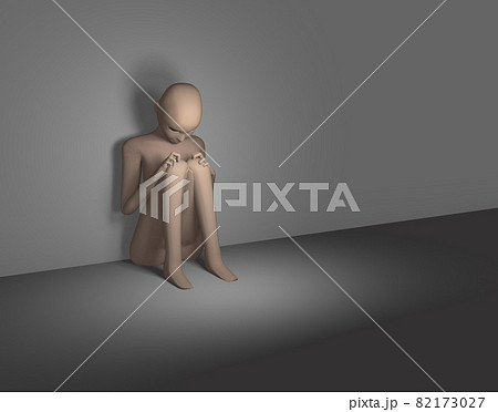 部屋の中で怯える人のイメージ 82173027