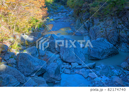 三波石峡　秋の風景　　　 82174740