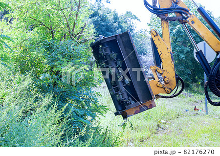 Suburban highway road maintenance service of tractor mechanization machine mower mowing grass 82176270