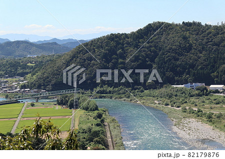小倉山からのぞむ岐阜県美濃市、長良川 小倉山からのぞむ岐阜県美濃市、長良川 82179876