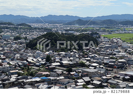 小倉山からのぞむ岐阜県美濃市の町並み 小倉山からのぞむ岐阜県美濃市の町並み 82179888