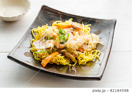 白きくらげ入りあんかけ焼きそば 82184598