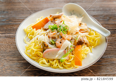 白きくらげ入りあんかけ焼きそば 白きくらげ入りあんかけ焼きそば 82184599