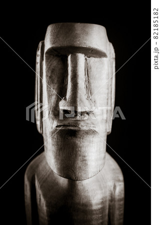 Traditional statue of a moai from Easter Island 82185182