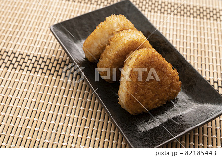 焼きおにぎり 82185443