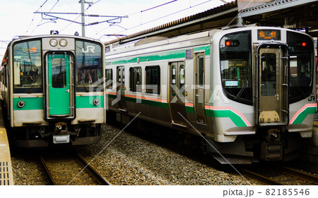 東北本線 小牛田駅（701系と721系電車）の写真素材 [82185546] - PIXTA
