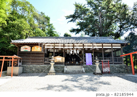 春日神社拝殿　【和歌山県海南市】 82185944