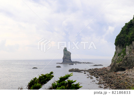 岸壁の立神岩の景色 82186833