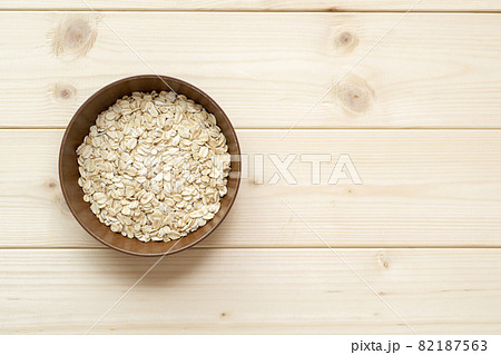 オートミール　コピースペース 82187563