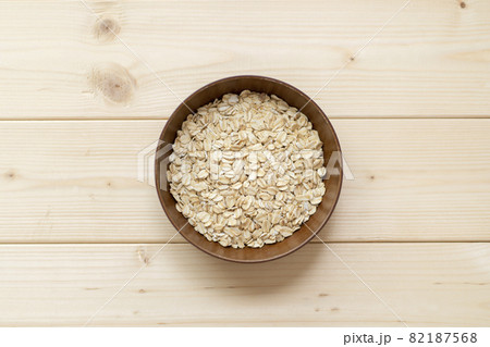 オートミール　コピースペース 82187568