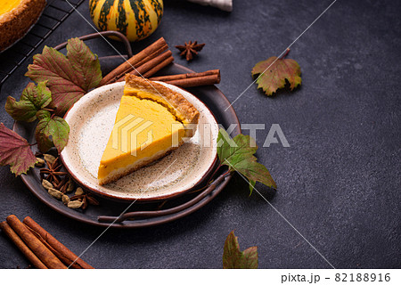 Traditional autumn American pumpkin pie Traditional autumn American pumpkin pie 82188916