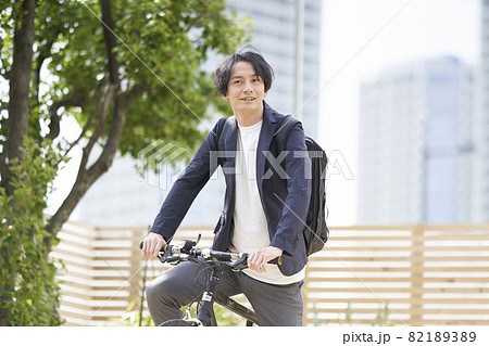 自転車通勤イメージ 自転車通勤イメージ 82189389