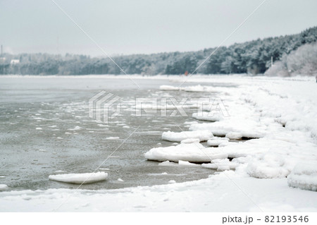 The winter promenade of the Baltic sea near Tallinn. Winter near the Baltic States on the seashore.Baltics in winter 82193546