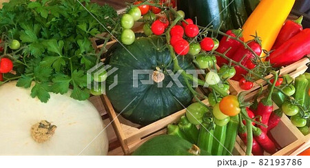 秋野菜のカボチャなどお洒落なマルシェ 秋野菜のカボチャなどお洒落なマルシェ 82193786