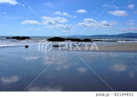 入野海岸 水鏡 夏 (高知県 黒潮町) 入野海岸 水鏡 夏 (高知県 黒潮町) 82194852