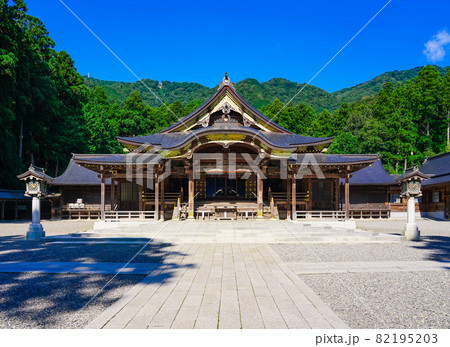 御本殿・拝殿 越後国一宮 弥彦神社(新潟県西蒲原郡弥彦村弥彦) 御本殿・拝殿 越後国一宮 弥彦神社(新潟県西蒲原郡弥彦村弥彦) 82195203