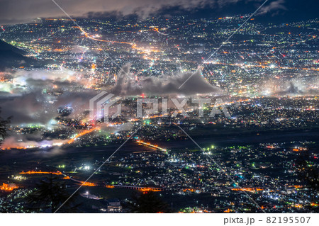 《山梨県》甲府盆地の夜景・甘利山山頂より 82195507