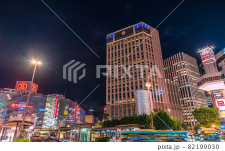 日本の横浜都市景観 横浜駅前の街並みなどを望む 82199030