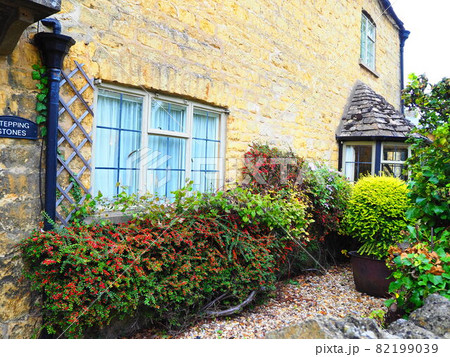 ボートン・オン・ザ・ウォーター 82199039