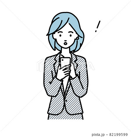 立ってスマートフォンを操作して何かに気づいて驚いたスーツの女性 82199599