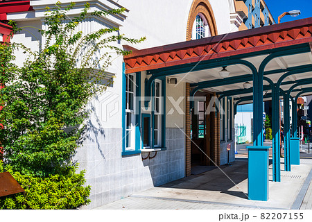 旧国立駅舎が復刻された中央線国立駅南口 82207155