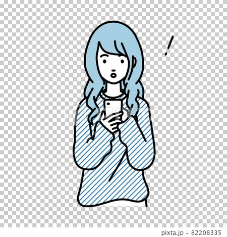 立ってスマートフォンを操作して何かに気づいて驚いたリモートワークの女性 82208335