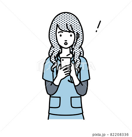 立ってスマートフォンを操作して何かに気づいて驚いた看護師の女性 82208336
