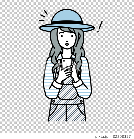 立ってスマートフォンを操作して何かに気づいて驚いた農家の女性 82208337