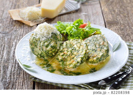 South Tyrolean spinach dumplings South Tyrolean spinach dumplings 82208398
