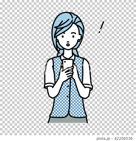 立ってスマートフォンを操作して何かに気づいて驚いた事務員制服の女性 82208536