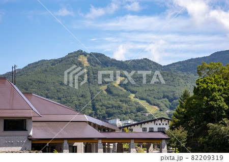 志賀高原　蓮池地区から見る東館山 82209319