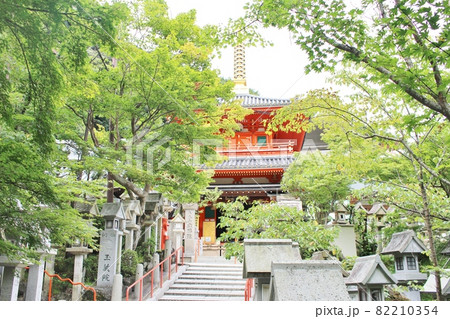 信貴山　朝護孫子寺の融通殿への参道 82210354