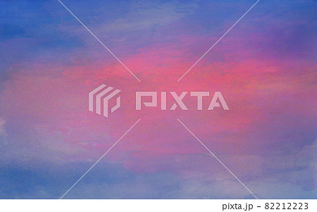 ピンク色の夕暮れの空の風景イラスト 背景素材 アクリルガッシュ のイラスト素材