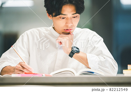 高校生　大学生　勉強　　塾撮影協力：WEEK芝大門(サンフロンティア不動産) 82212549