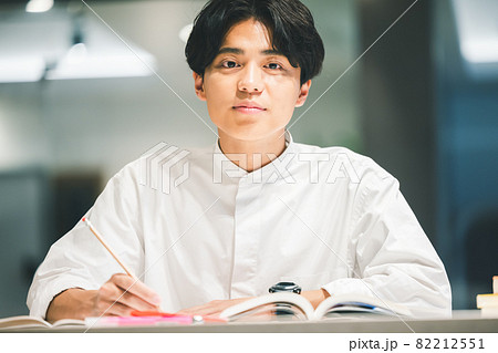 高校生　大学生　勉強　　塾撮影協力：WEEK芝大門(サンフロンティア不動産) 82212551