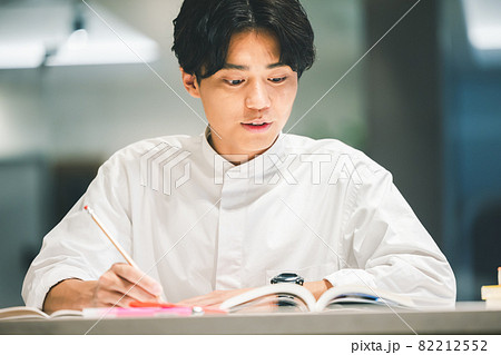 高校生　大学生　勉強　　塾撮影協力：WEEK芝大門(サンフロンティア不動産) 82212552