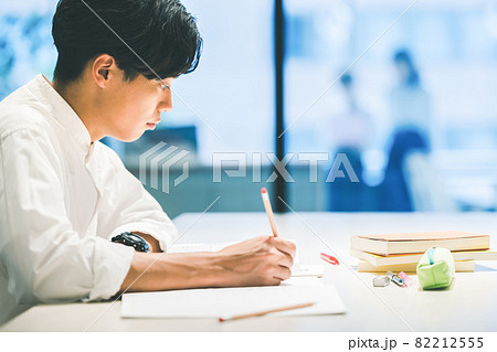 高校生　大学生　勉強　　塾撮影協力：WEEK芝大門(サンフロンティア不動産) 82212555