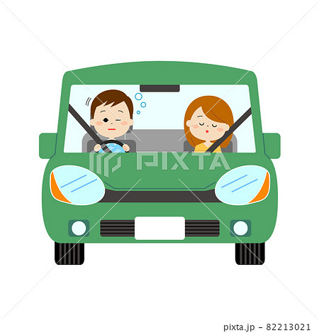 居眠り運転をしているドライバー 82213021