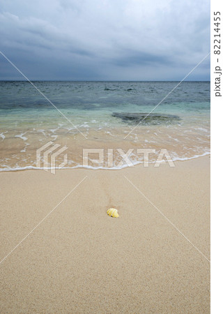 与論島の宇勝海岸（ウァーチ）メーラビビーチ 82214455