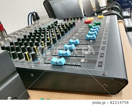 black colored wireless and Portable Mixer Professional Audio Amplifier For Indoor Stage Performance black colored wireless and Portable Mixer Professional Audio Amplifier For Indoor Stage Performance 82214756