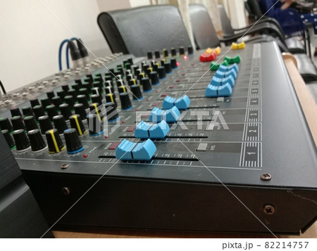 black colored wireless and Portable Mixer Professional Audio Amplifier For Indoor Stage Performance black colored wireless and Portable Mixer Professional Audio Amplifier For Indoor Stage Performance 82214757