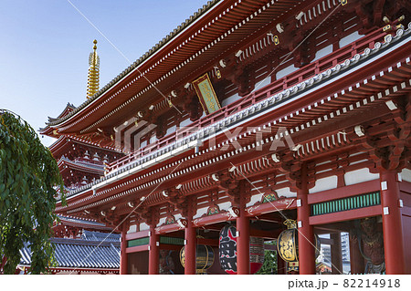 【東京都】浅草寺宝蔵門と五重塔 82214918