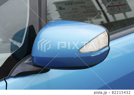 【車】ドアミラーのすりキズ 82215432