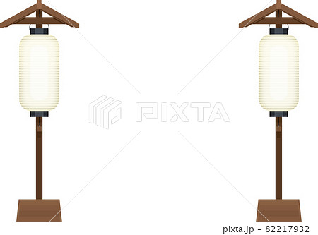 和風の老舗の入り口に飾られた提灯フレーム 82217932