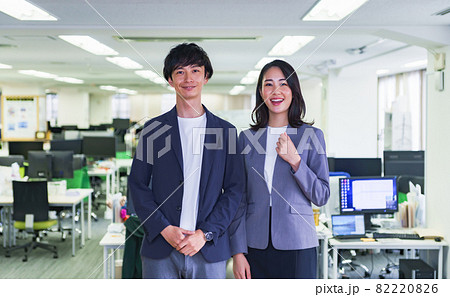 会社紹介　男女　ビジネス　【 リクルート の イメージ 】 82220826