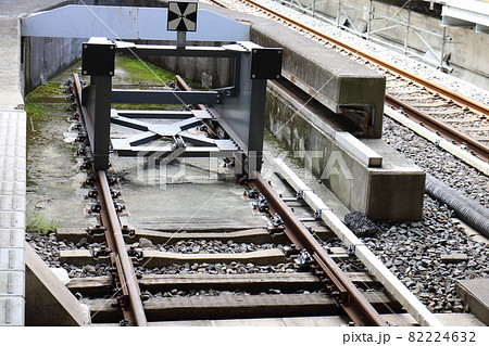 鉄道の車止め 鉄道線路の終端 新京成線松戸駅7番線車止め 千葉県松戸市松戸の写真素材 鉄道の車止め 鉄道線路の終端 新京成線松戸駅7番線車止め 千葉県松戸市松戸の写真素材