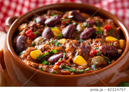 Traditional mexican tex mex chili con carne in a bowl Traditional mexican tex mex chili con carne in a bowl 82224707