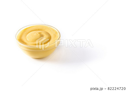 Pastry cream in a bowl 82224720