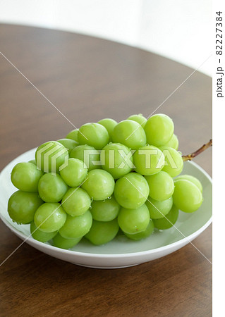 完熟大粒シャインマスカット 82227384